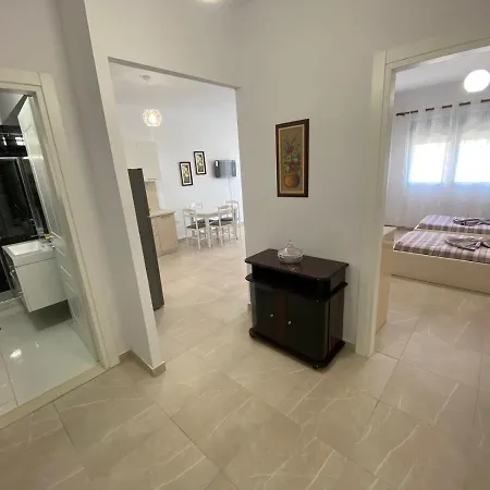 Eg Apartment *
